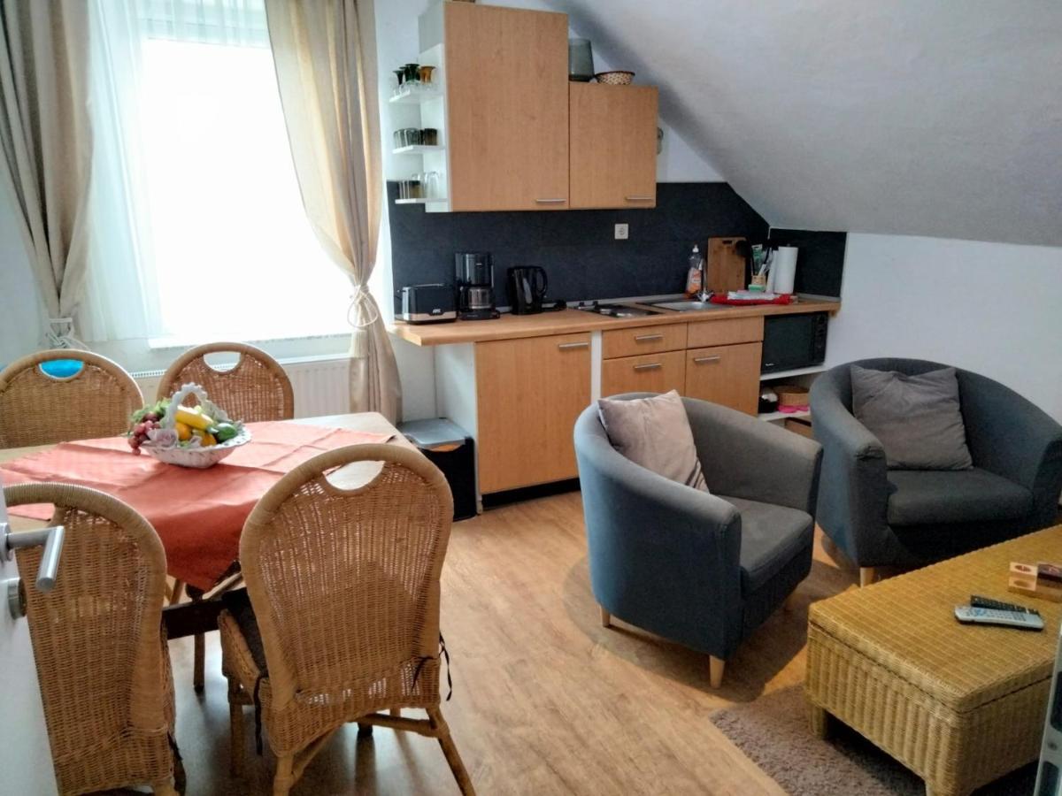 Ferienwohnung Neheim Mit Dennis Und Alexander Alexander Mit Klimaanlage Exterior foto