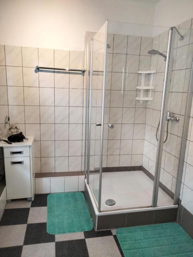 Ferienwohnung Neheim Mit Dennis Und Alexander Alexander Mit Klimaanlage Exterior foto